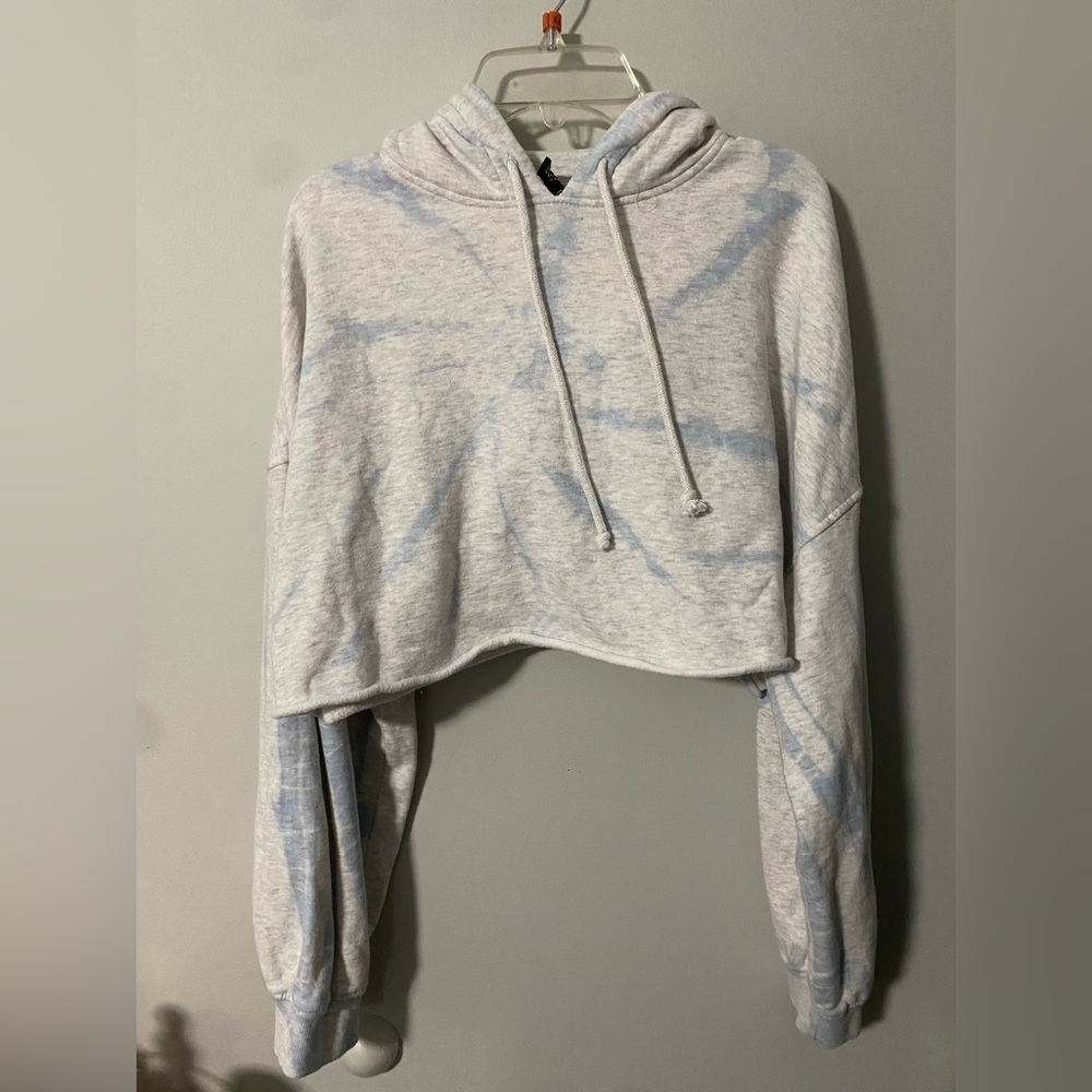 DIVIDED Tie Dye Cropped Sweatshirt